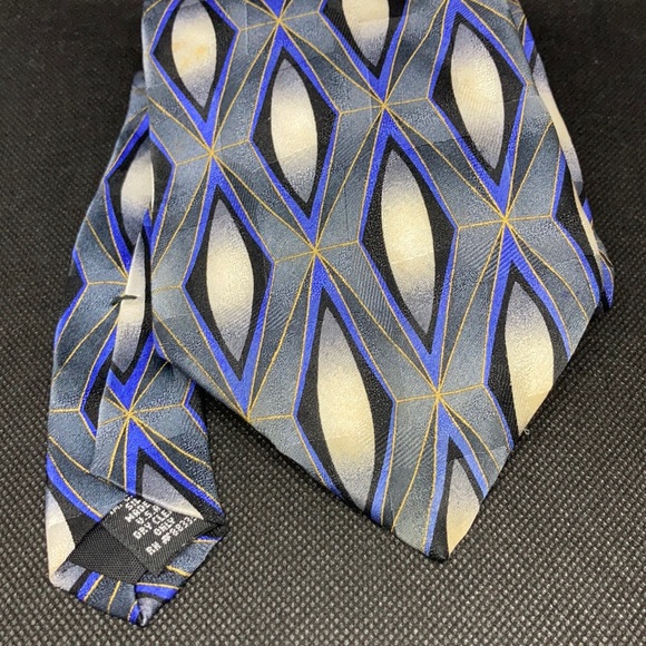 Urban Canvas men’s tie. - Picture 1 of 3